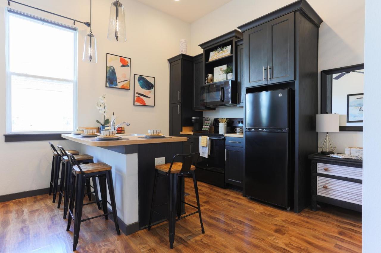 Old West Studio Lofts West Тампа Екстериор снимка