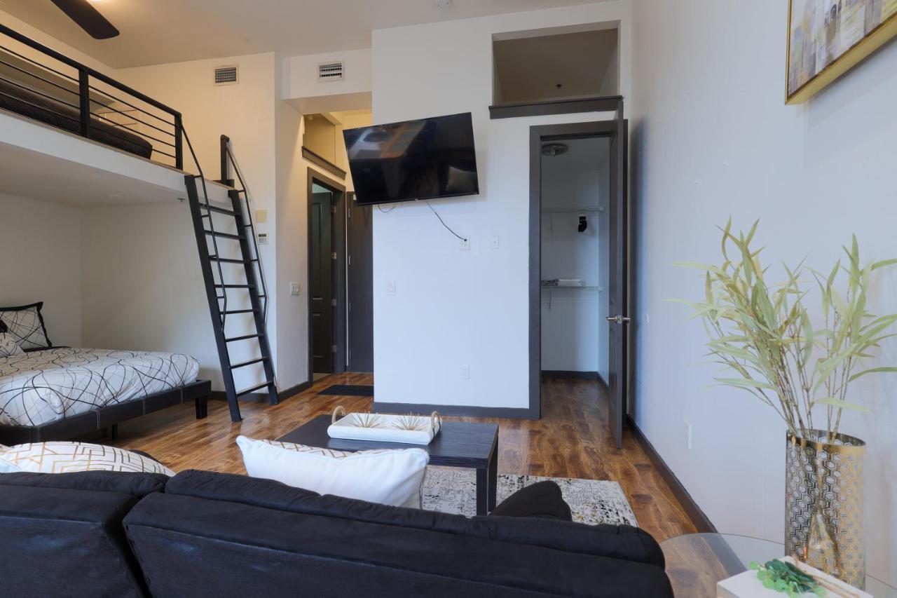 Old West Studio Lofts West Тампа Екстериор снимка