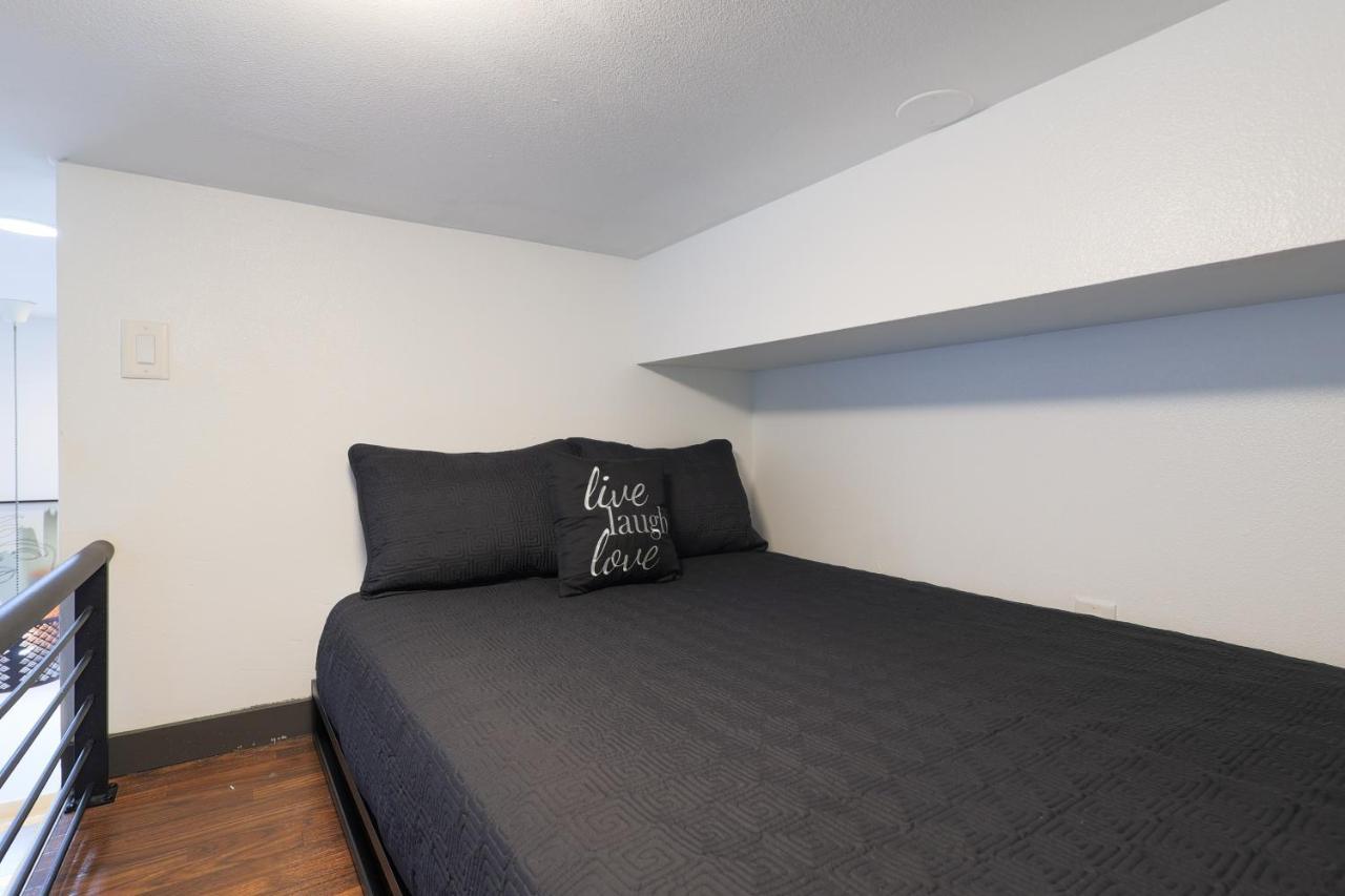 Old West Studio Lofts West Тампа Екстериор снимка