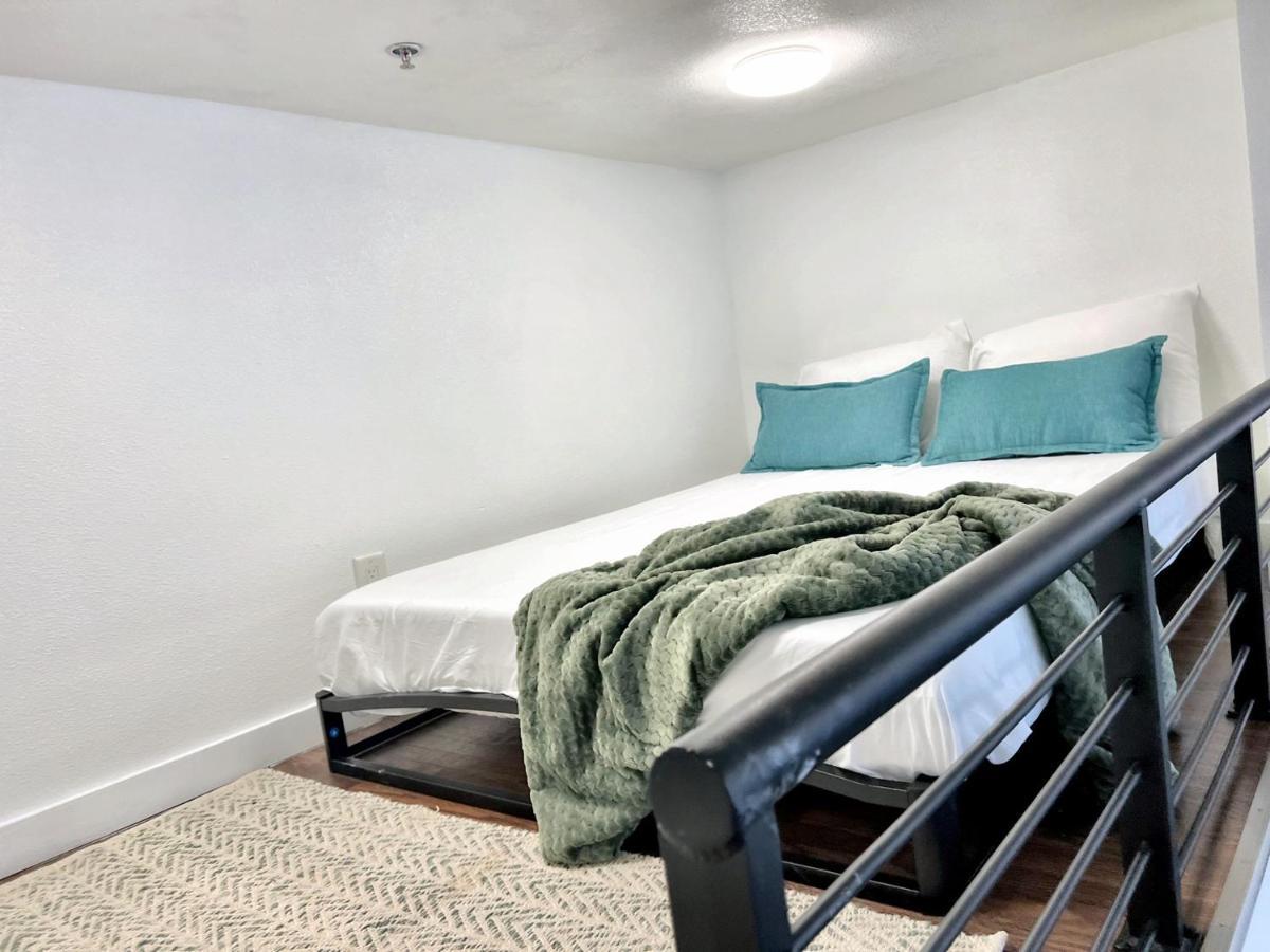 Old West Studio Lofts West Тампа Екстериор снимка