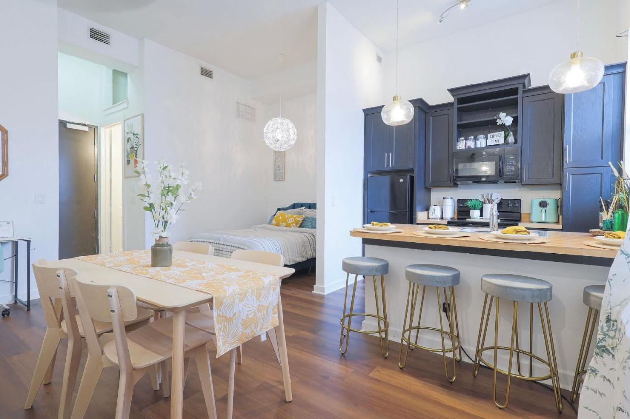 Old West Studio Lofts West Тампа Екстериор снимка