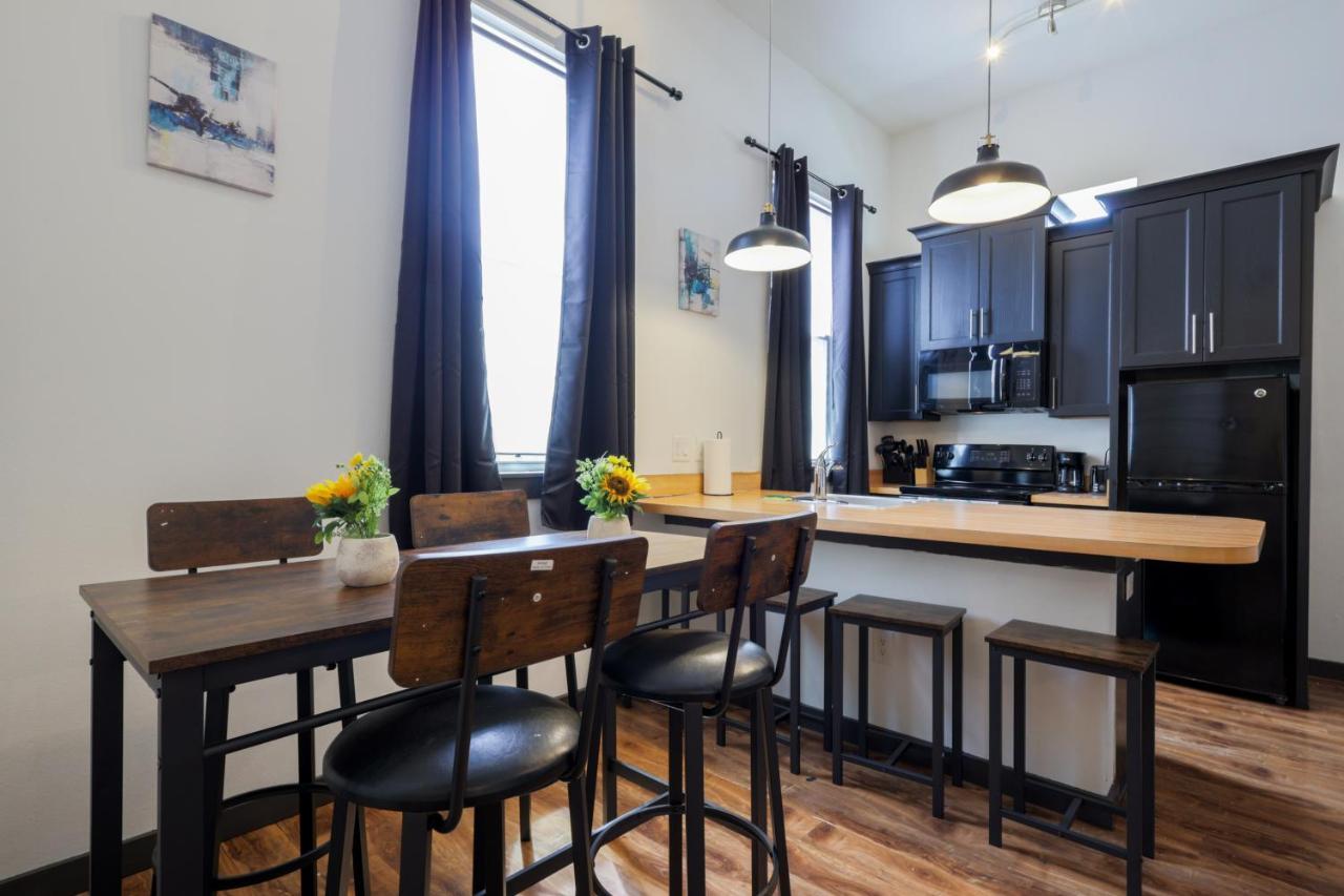 Old West Studio Lofts West Тампа Екстериор снимка