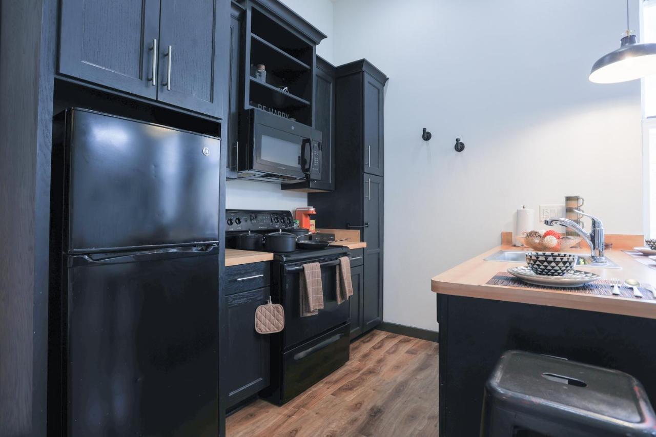 Old West Studio Lofts West Тампа Екстериор снимка