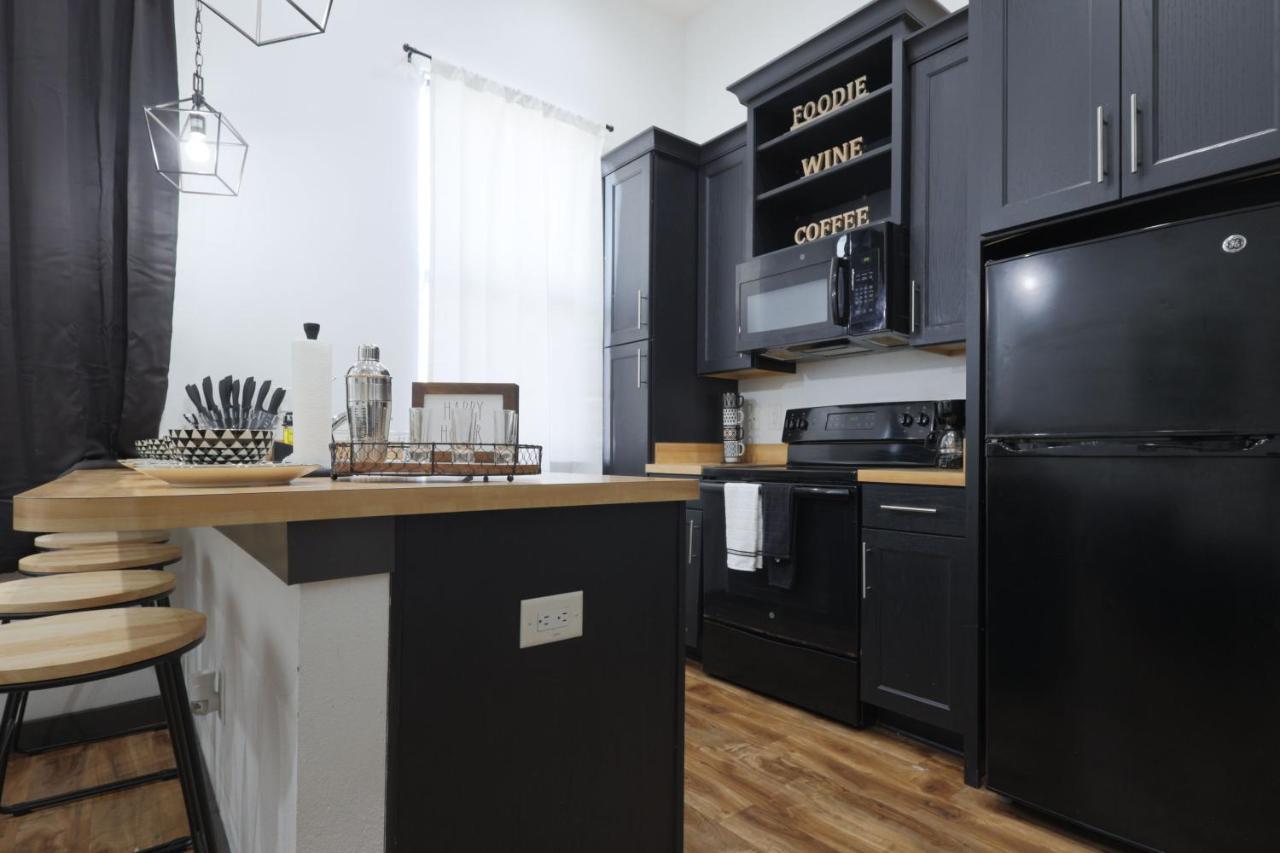 Old West Studio Lofts West Тампа Екстериор снимка