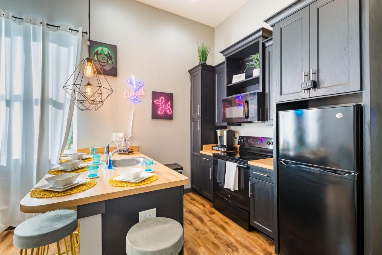 Old West Studio Lofts West Тампа Екстериор снимка