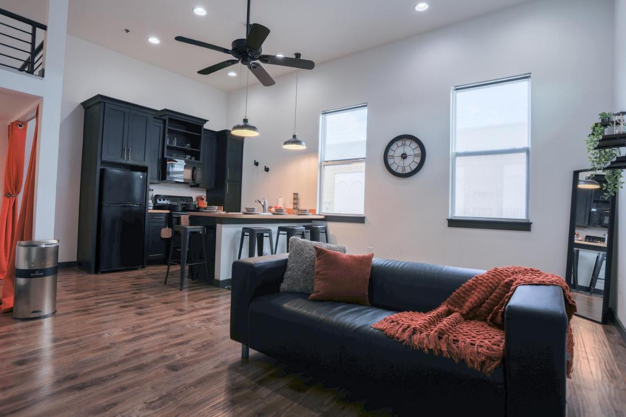 Old West Studio Lofts West Тампа Екстериор снимка