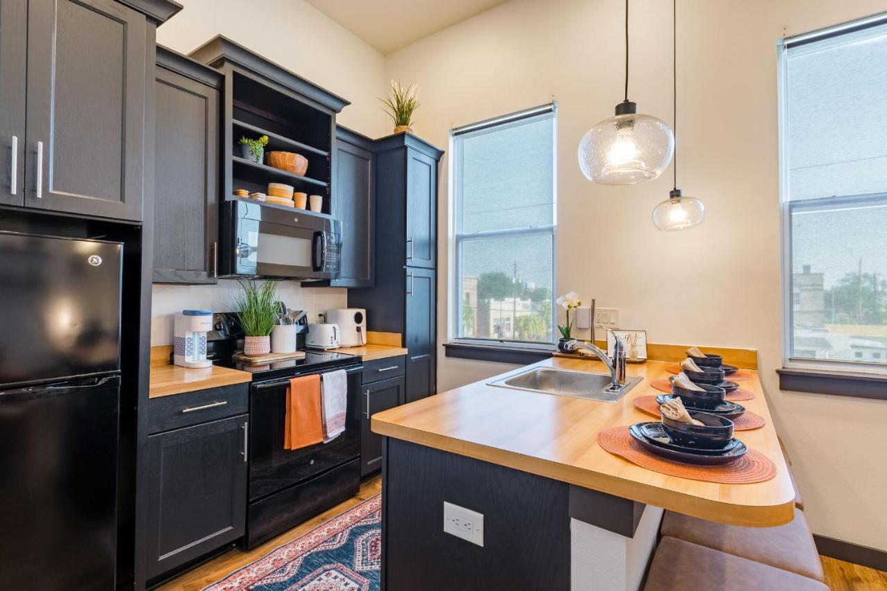 Old West Studio Lofts West Тампа Екстериор снимка