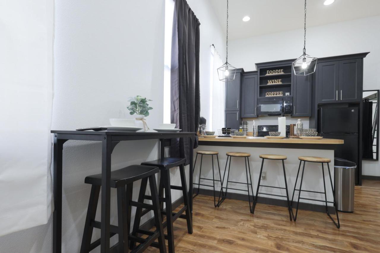 Old West Studio Lofts West Тампа Екстериор снимка