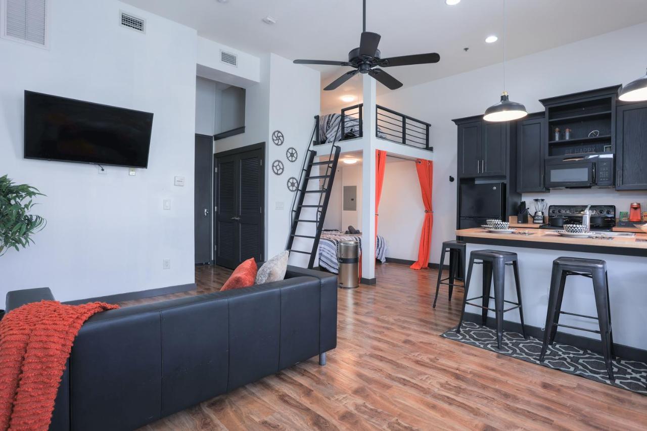 Old West Studio Lofts West Тампа Екстериор снимка