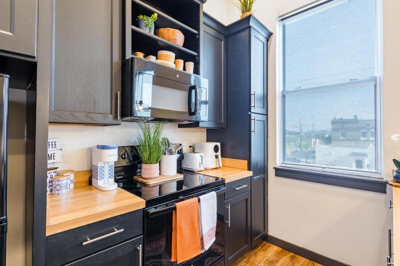 Old West Studio Lofts West Тампа Екстериор снимка