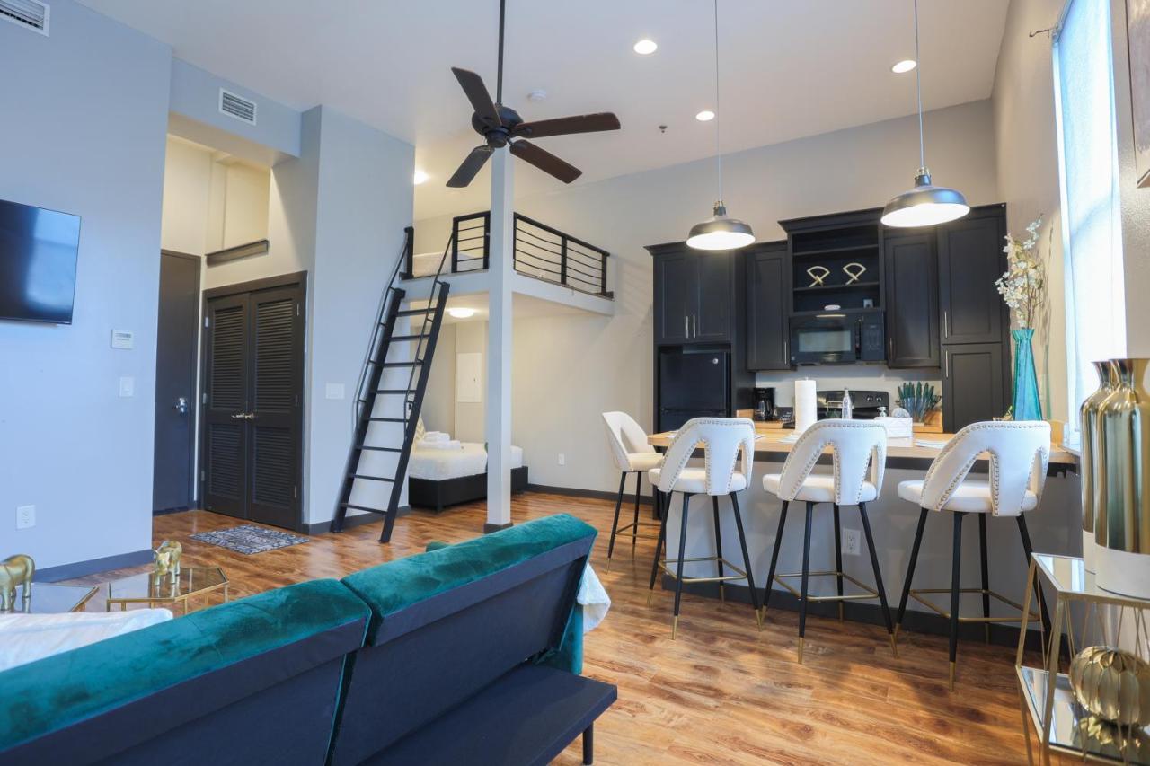 Old West Studio Lofts West Тампа Екстериор снимка